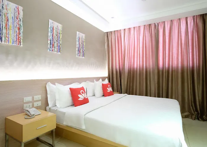 Zen Premium Dela Chambre Hotel Manila 3*