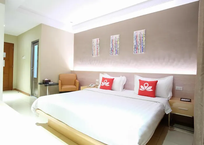 Zen Premium Dela Chambre Hotel Manila 3*